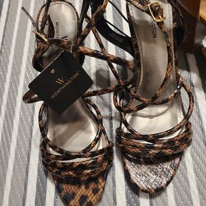 Lots of shoes most new or worn once